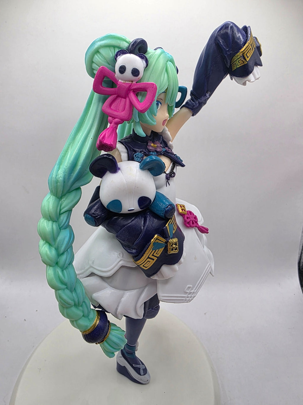 Hatsune Miku 1:7 Scale Figure — Previously Displayed